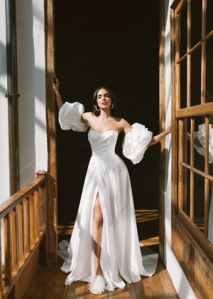 Strapless Ivory Satin Unique Wedding Dress With Detachable Sleeves